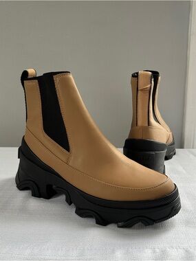 SOREL Brex Platform Chelsea Boot Women’s 9.5 US Tawny Buff Tan Waterproof Rain